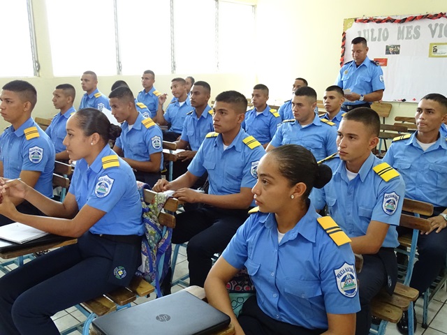 Policía: profesión de servicio y riesgo